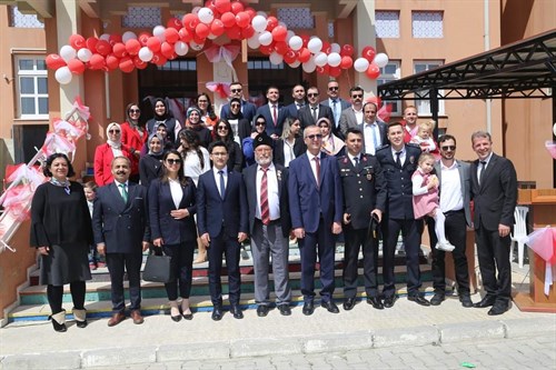 Türkiye Büyük Millet Meclisi'nin 102.Yıldönümü ile Ulusal Egemenlik ve Çocuk Bayramı İlçemizde Büyük Coşkuyla Kutlandı