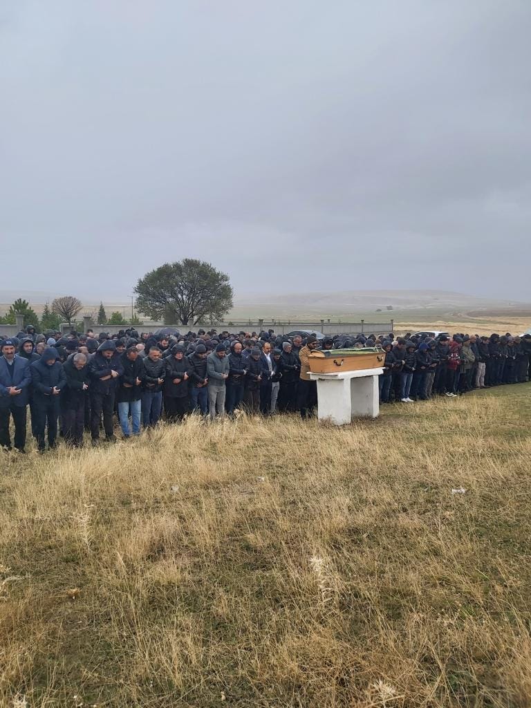 Kaymakamımız Sayın Özgür PELVAN Kurtuşağı Mahallemizde Hemşehrimiz Harun GÜNDOĞDU'nun Cenaze Törenine Katıldı